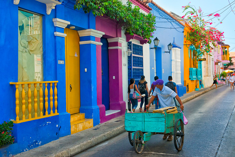 Colorful colonial houses in the old town of Cartagena, Colombia