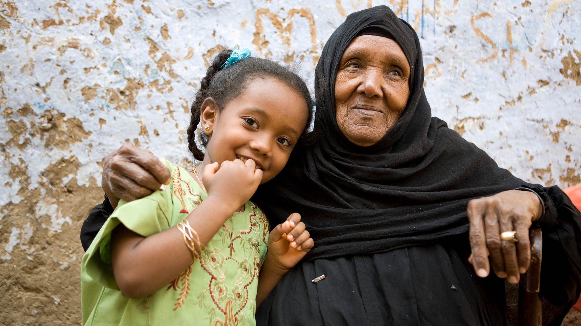 Local woman and girl near Aswan, Egypt