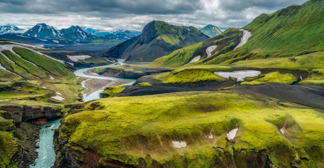 Emstrua river with Krossarjokull glacier in background, Thorsmork Iceland