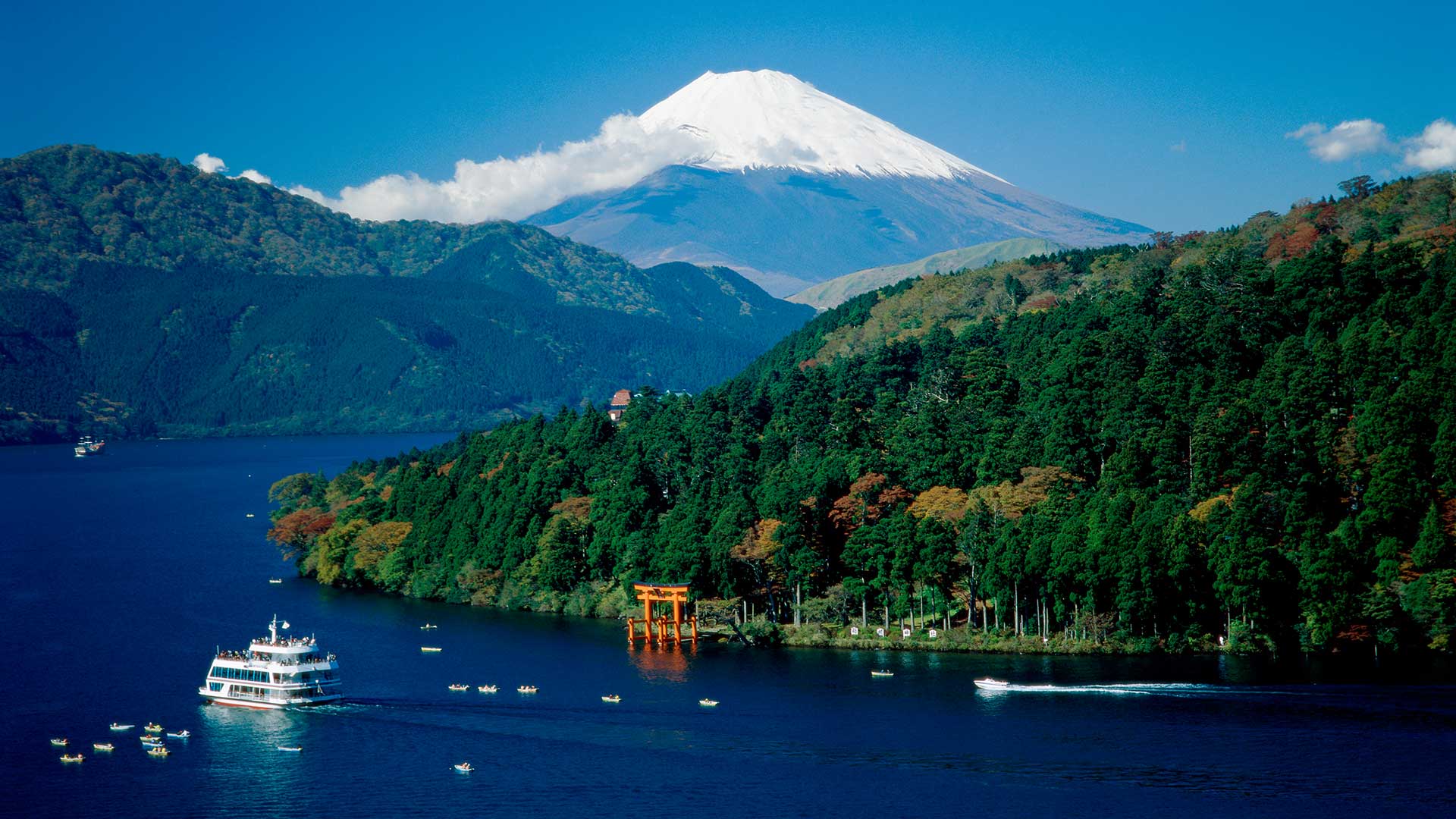 Mount Fuji & Lake Ashi, Hakone, Japan